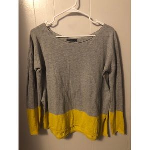 ✨VINCE.✨yellow and gray color block light sweater